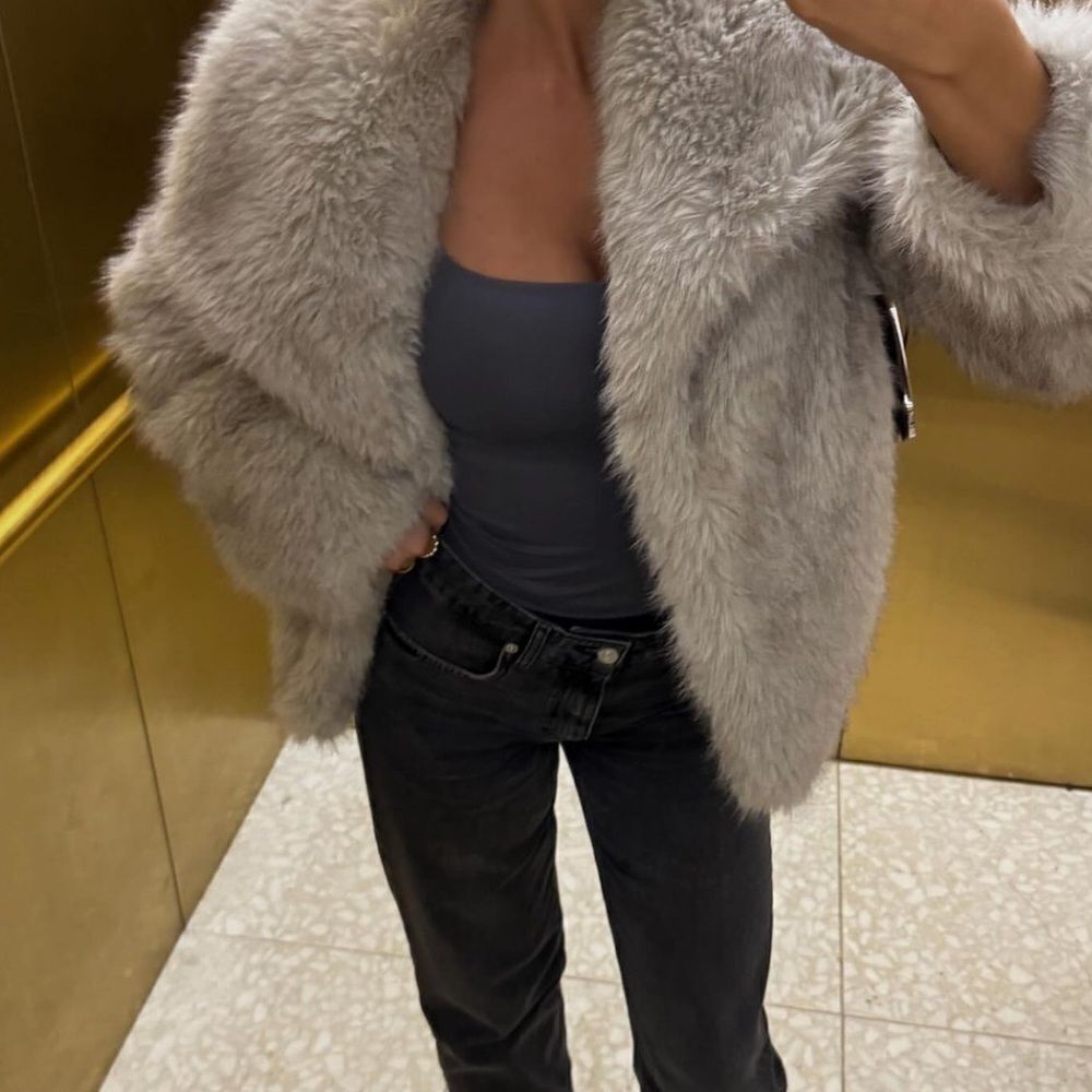 ISO ZARA faux fur coat - Picture 3 of 4